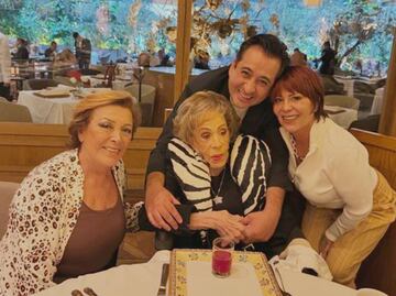Sylvia Pasquel presume lo bien que luce su madre Silvia Pinal: "tan bella, tan radiante, tan Diva"