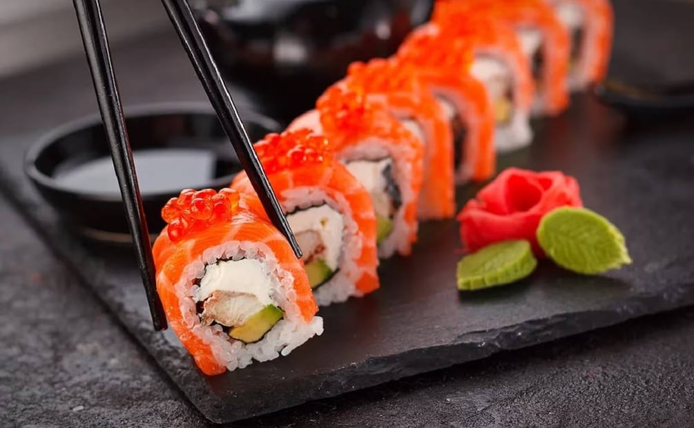 Puedes acompañar el sushi con wasabi, el cual aporta picante. Foto: Pixabay