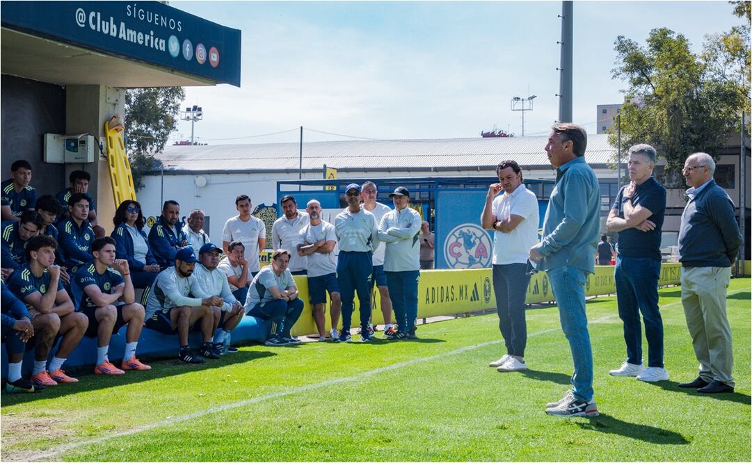 Emilio Azcárraga visitó a las Águilas. FOTO: @ClubAmerica