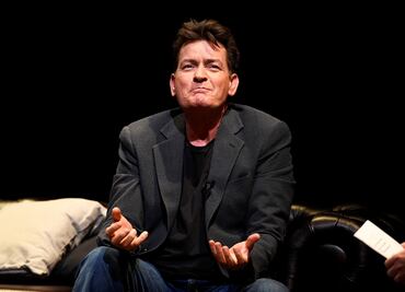 Charlie Sheen dice que no puede mantener a sus hijos