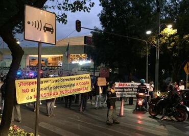 Trabajadores del INBAL cierran Paseo de la Reforma