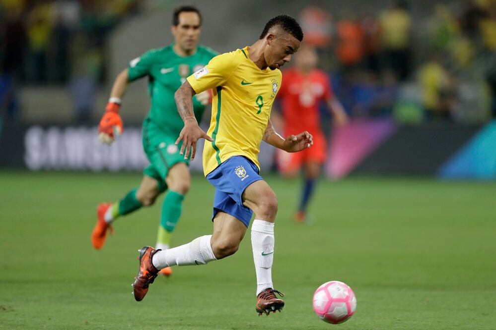 Foto: AP / Brasil goleó a Chile y lo dejó fuera de la Copa del Mundo de Rusia 2018