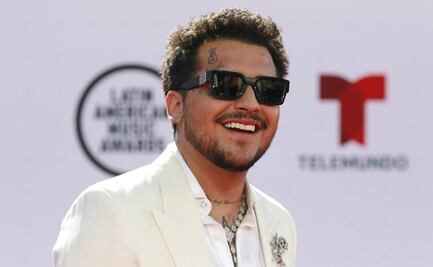 Christian Nodal revela qué pasó con el tatuaje de los ojos de Belinda que se hizo en el pecho