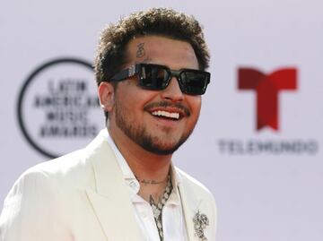 Christian Nodal revela qué pasó con el tatuaje de los ojos de Belinda que se hizo en el pecho