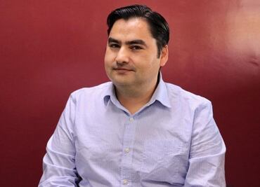 Hugo Alfredo Hinojosa presenta una selección de periodismo conversado