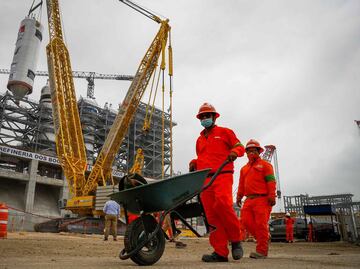 Refinería de Dos Bocas estará en tiempo, pero a costo adicional