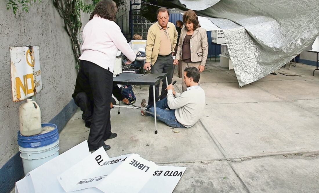 El INE sortea y capacita a los funcionarios de casilla; en esta jornada más de 2 millones de personas pasaron la primera etapa. (ARCHIVO EL UNIVERSAL)