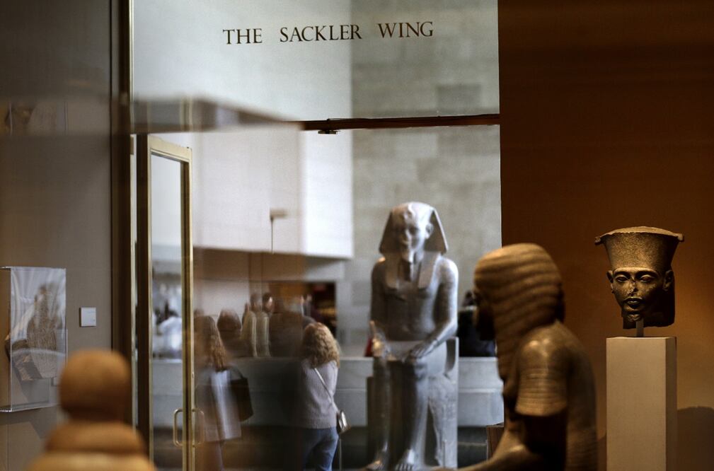 Mortimer Sackler y Raymond Sackler fueron de los mayores contribuyentes del museo. Foto: AP Photo/Seth Wenig