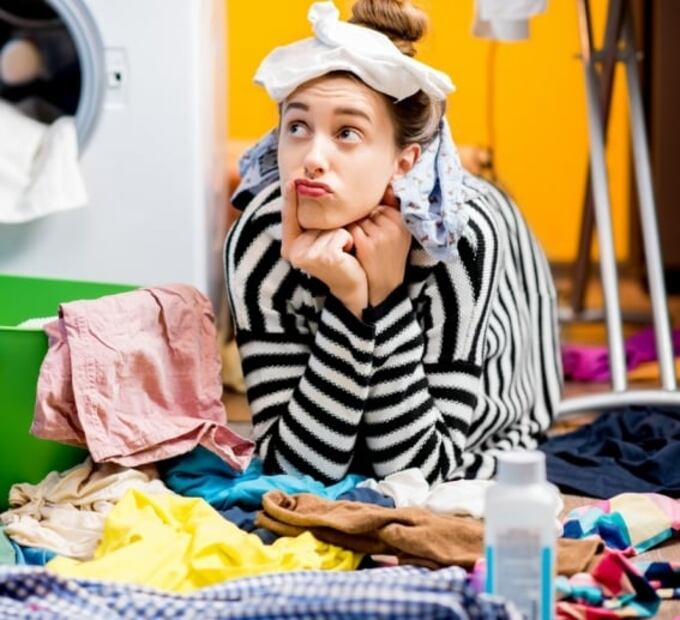 Aprende a quitar las manchas de cloro de la ropa