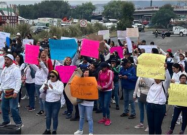 Maestros realizan bloqueos simultáneos en el Edomex; exigen pagos desde el 2022