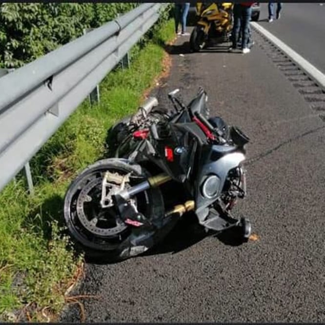Tres Marías: "Dana no te duermas", pide motociclista a acompañante en la México-Cuernavaca. Foto: Xavier Omaña / El Gráfico