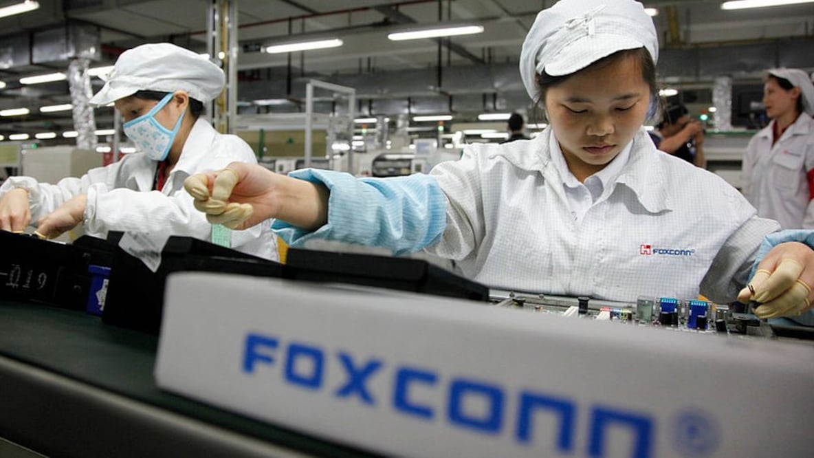 La mayoría de los iPhones y otros dispositivos de Apple como el iPad se ensamblan en Foxconn, el fabricante propiedad del grupo taiwanés Hon Hai Precision. Foto: Getty Images 
