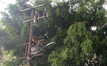Captan incendio en poste de luz en Coyoacán: VIDEO