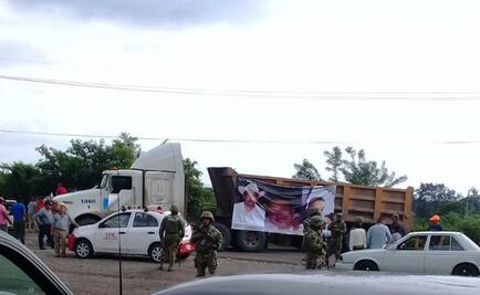 Bloquean carretera en Aquila como protesta por caso de ex líder comunitario 