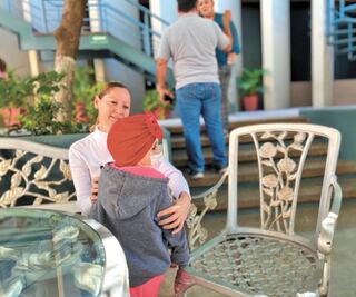 La lucha de Karen por la medicina contra el cáncer