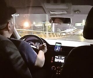 Van por banda que roba autos de transporte vía app