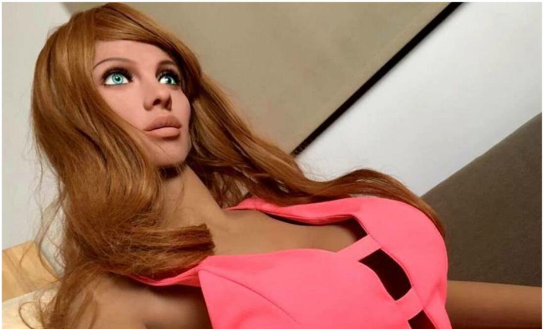 Es capaz de procesar respuestas familiares y cariñosas de acuerdo a la opción que elijas; familiar, romántica o sexual