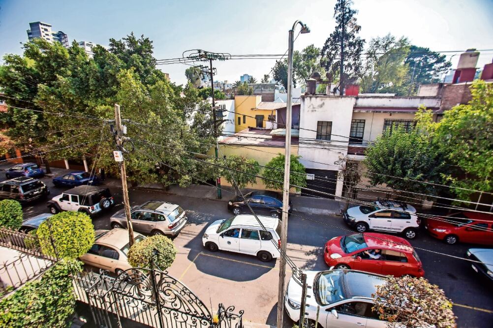 La gente que quiera hallar un lugar que les permita ver al papa Francisco debe preguntar entre los locatarios y vecinos de la zona de la Nunciatura Apostólica (FOTOS: YADÍN XOLALPA. EL UNIVERSAL)