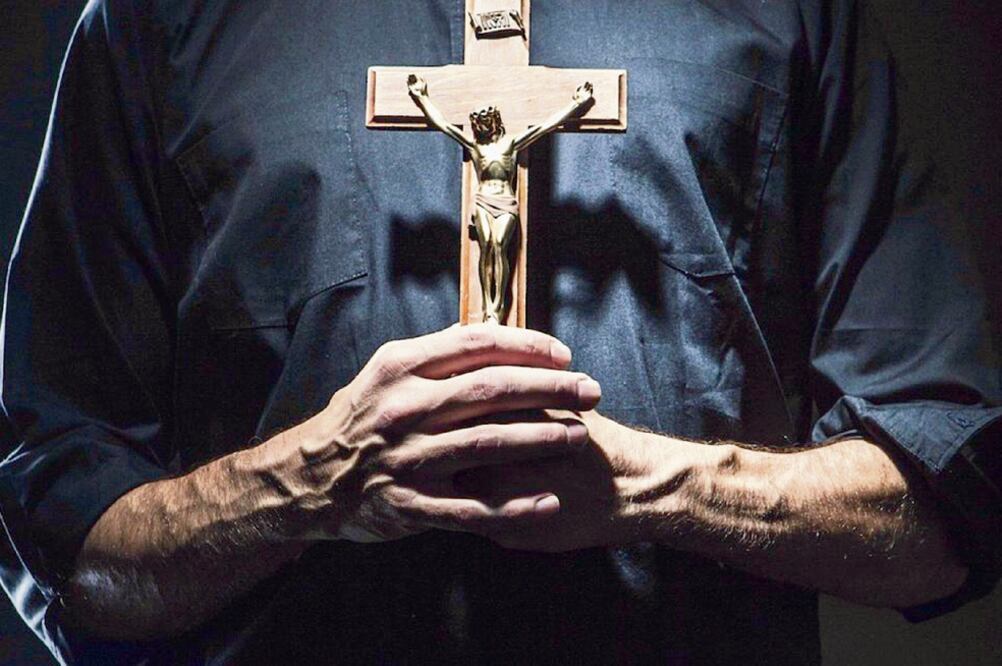 El libro fue escrito por el sacerdote mexicano Pedro Sánchez Acosta y María Teresa Ochoa Rodríguez. (TOMADA DE TWITTER)