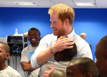 Príncipe Enrique, en lucha contra el sida