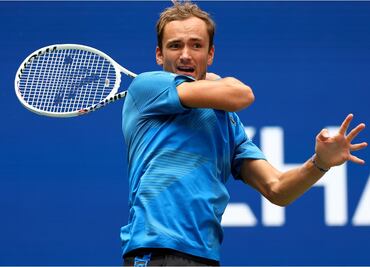 Daniil Medvedev empieza la defensa del título con el pie derecho