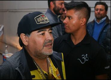 Maradona seguirá como DT de Dorados