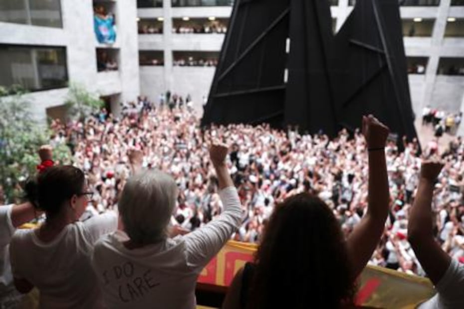 Cientos de mujeres protestan en Washington contra políticas migratorias de Trump