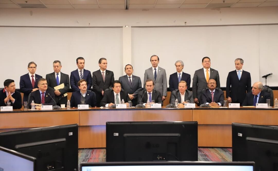 El presidente del Consejo Coordinación Empresarial, Juan Pablo Castañón, calificó la reunión de fructífera, toda vez que acordaron reunirse para revisar temas en materia económica, seguridad y competitividad (ESPECIAL)