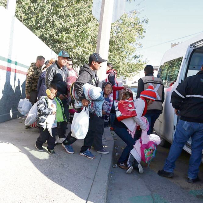 Esperanza. Familias de centroamericanos aguardaban en la frontera sur a la espera de asilo político. (ESPECIAL)