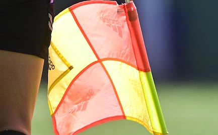 Técnicos acusan de prepotencia e insultos a árbitras de la Liga MX Femenil