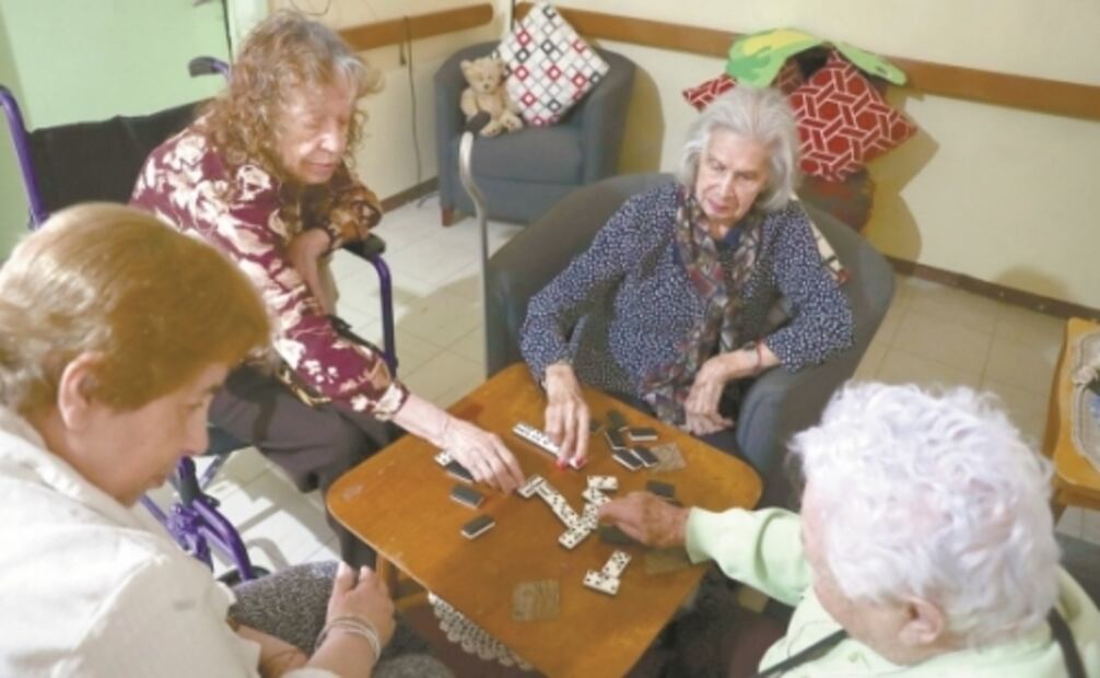 Ancianos se defienden solos del virus