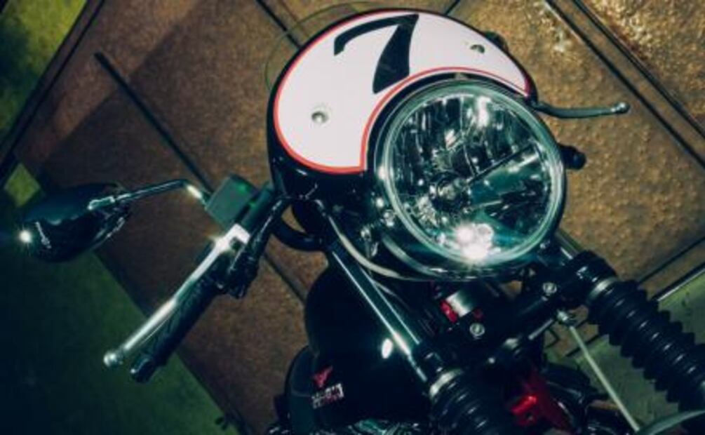 Moto Guzzi V7 Racer 90 aniversario