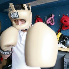 Tras delinquir fue internado a los 15 años; ahora practica box y trabaja con niños