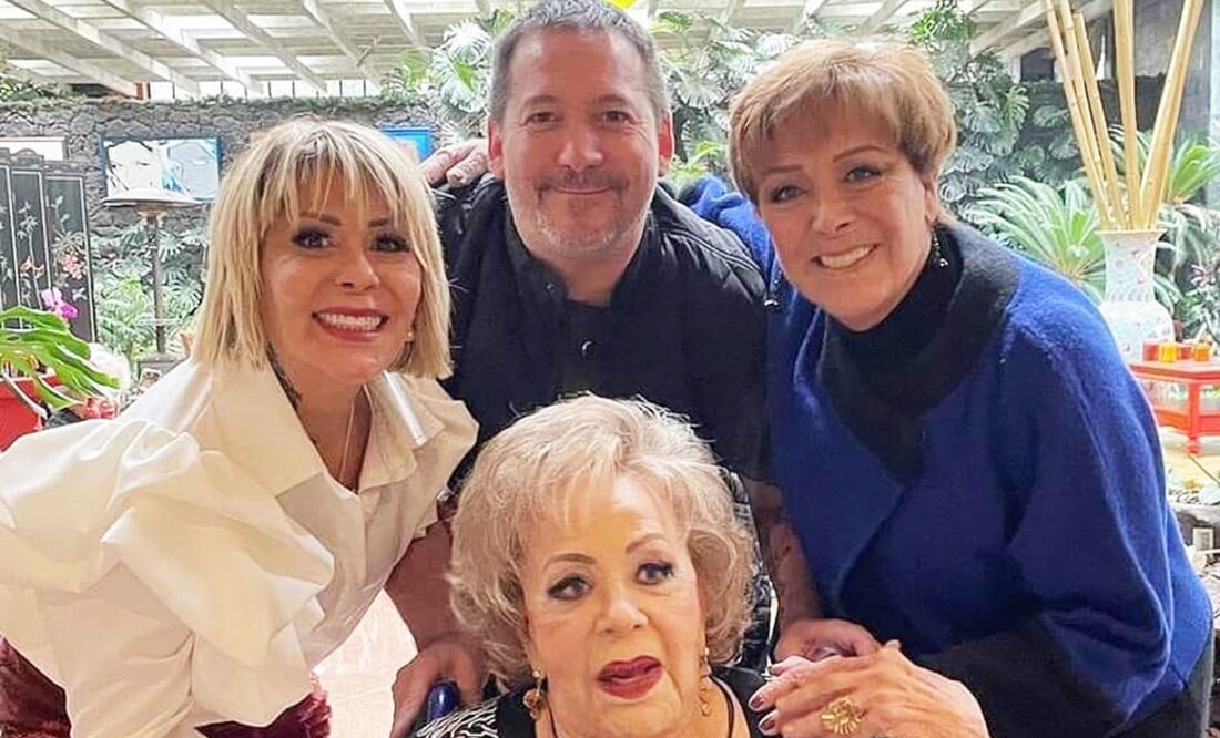Silvia Pinal y sus tres hijos: Sylvia Pasquel, Alejandra y Luis Enrique Guzmán. Foto: Instagram