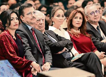 A Fidel Castro no lo absolverá la historia: Mario Vargas Llosa