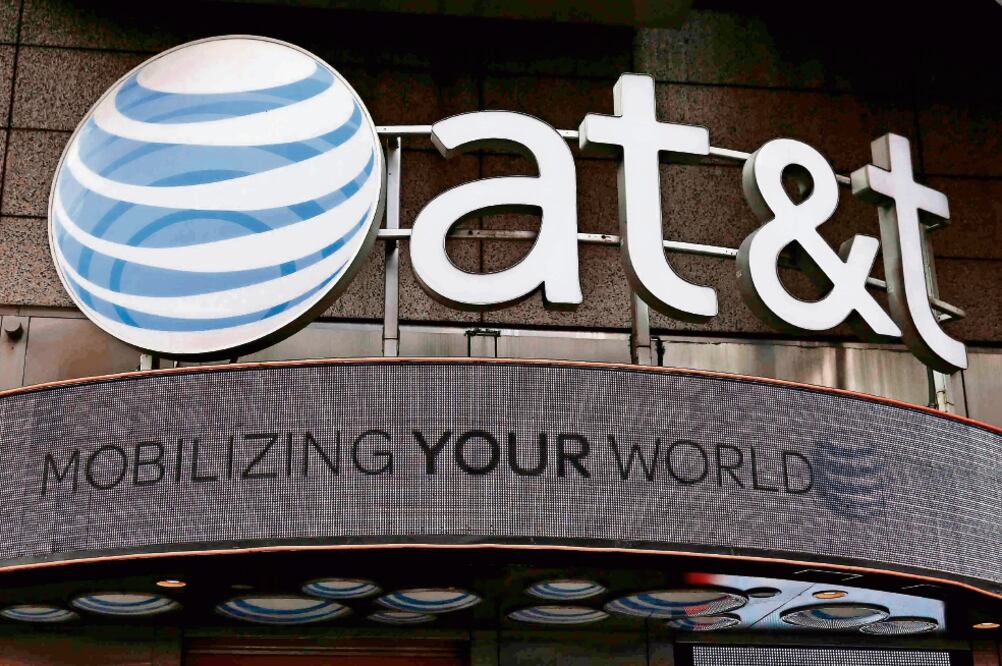 En enero de 2015 AT&T concretó la compra de Iusacell, por 2 mil 500 mdd, y en abril compró Nextel México, por mil 875 mdd (ARCHIVO EL UNIVERSAL)