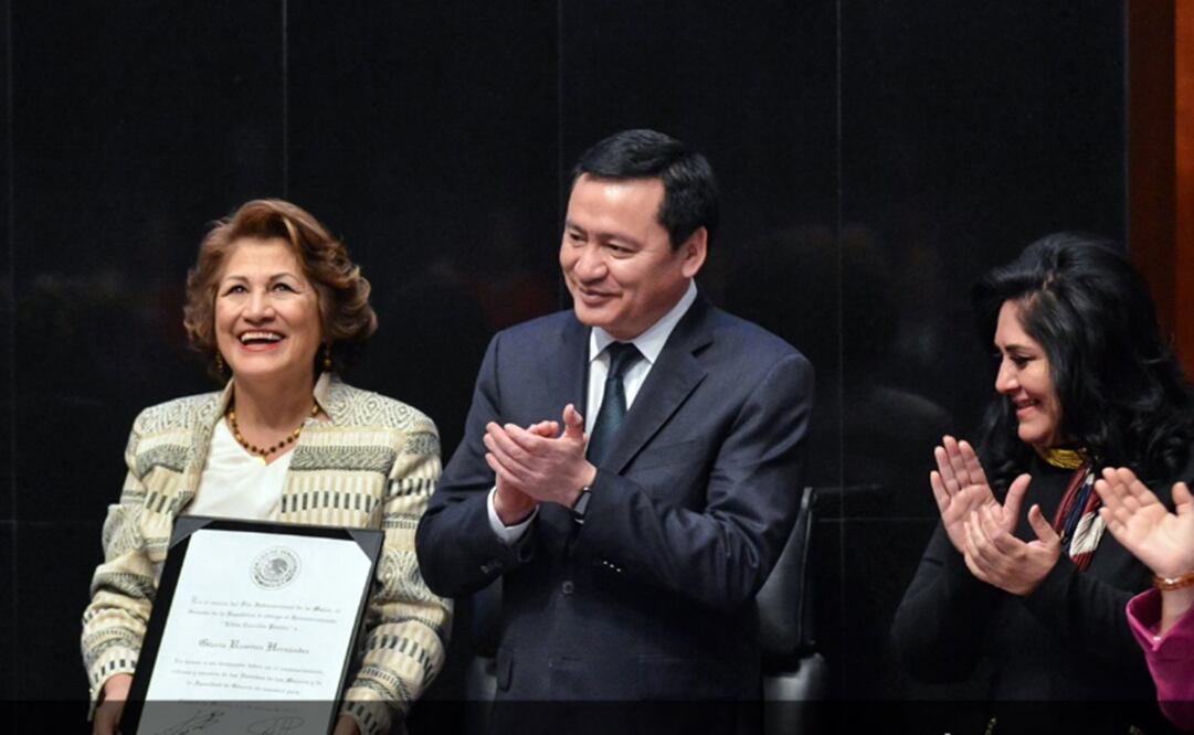 El funcionario federal acudió a la sesión solemne de la entregada del reconocimiento “Elvia Carrillo Puerto”. (Foto: Tomada de @osoriochong)