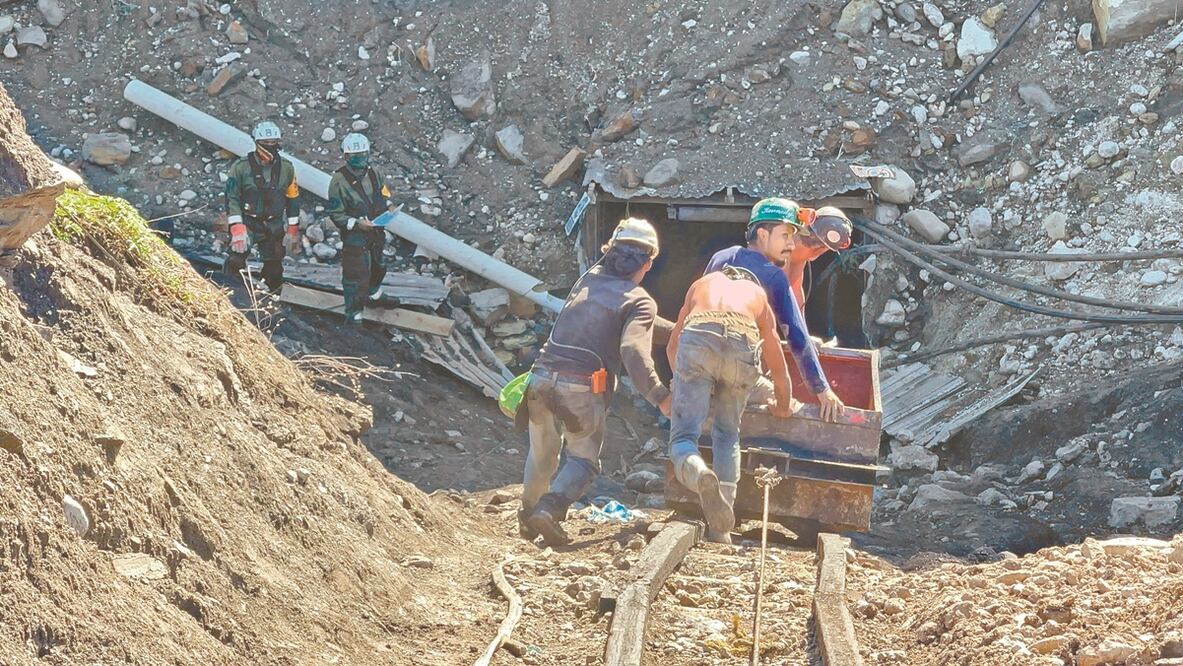 En el poblado Rancherías, en Múzquiz, Coahuila, siete mineros murieron por un derrumbe el 4 de junio en su lugar de trabajo. Foto: ARCHIVO EL UNIVERSAL