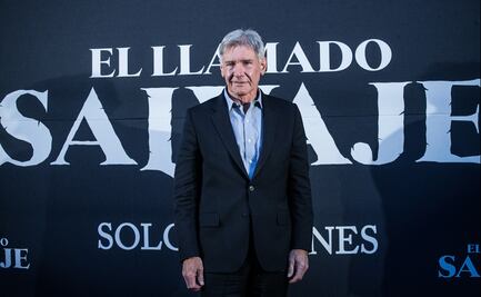 Captan a Harrison Ford recorriendo Baja California en bicicleta