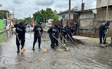 Marina despliega 400 elementos en Tamaulipas por el paso de Barry; realizan labores de remoción de escombros y entrega de víveres