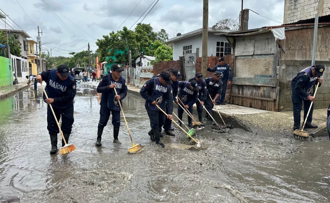 Marina despliega 400 elementos en Tamaulipas por el paso de Barry; realizan labores de remoción de escombros y entrega de víveres -Foto: Especial