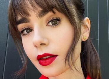 La actriz Lily Collins se pasea por calles de San Miguel de Allende y seguidores la invitan a comer tamales