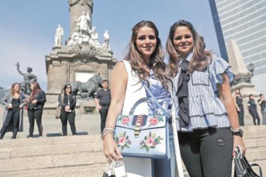 El Ángel de la Independencia se convirtió en pasarela de moda