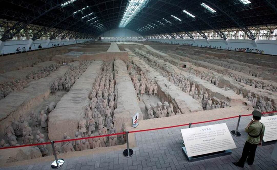 Los Guerreros de Terracota forman parte del mausoleo que hizo construir a su muerte el primer emperador chino, Qin Shihuang. FOTO: Adrian Bradshaw/Archivo EFE