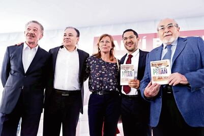 Llama Martí Batres a "rescatar" la Ciudad en 2018