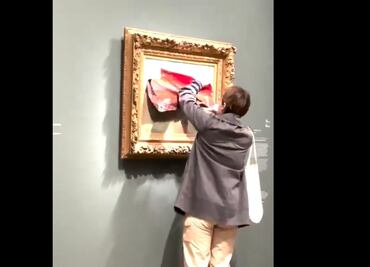 Detenida una activista por pegar un cartel sobre un cuadro de Monet en París