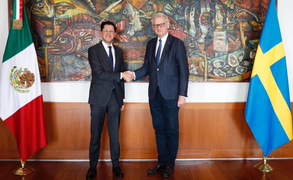 Roberto Velasco, encargado de despacho de la SRE, recibió al embajador de Suecia en México, Gunnar Aldén, este martes 2 de diciembre de 2025. Foto: Especial