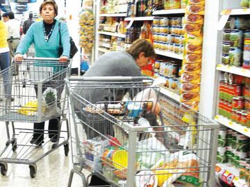 Consumo privado en México se debilita durante julio y agosto: Inegi