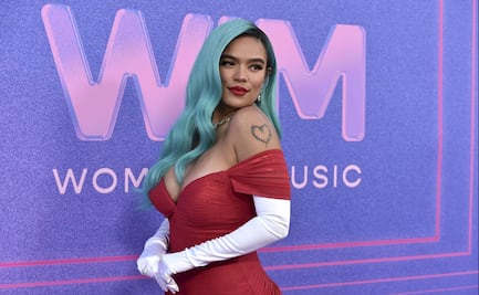 Karol G es galardonada por "romper las reglas" en la gala de mujeres de Billboard