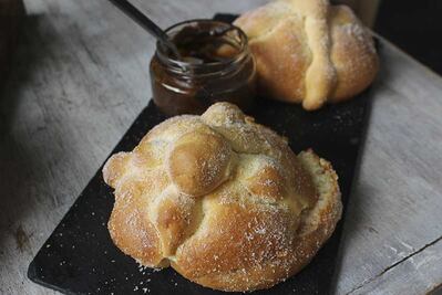 La ruta del pan de muerto; con mole o con helado